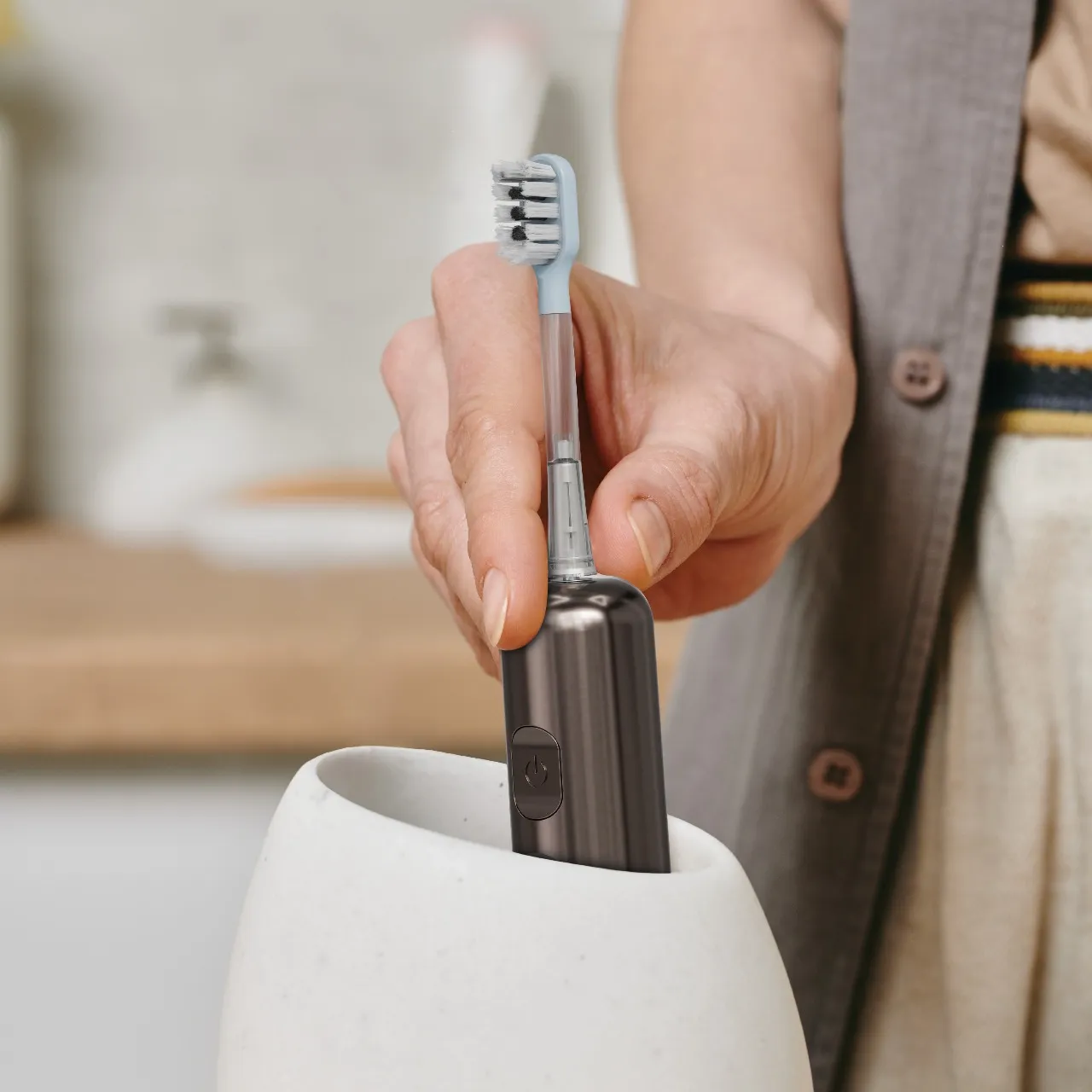 Green Lion Sonic Pro Rechargeable Toothbrush - Image 3